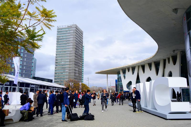 001-MWC 2025-Explore-AI-Powered-Innovation-in-Mobile-Health-Home-and-Networks-With-Samsung.jpg