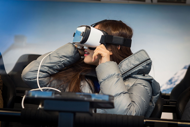 Yuna Kim visits the Samsung Galaxy Studio in Lillehammer