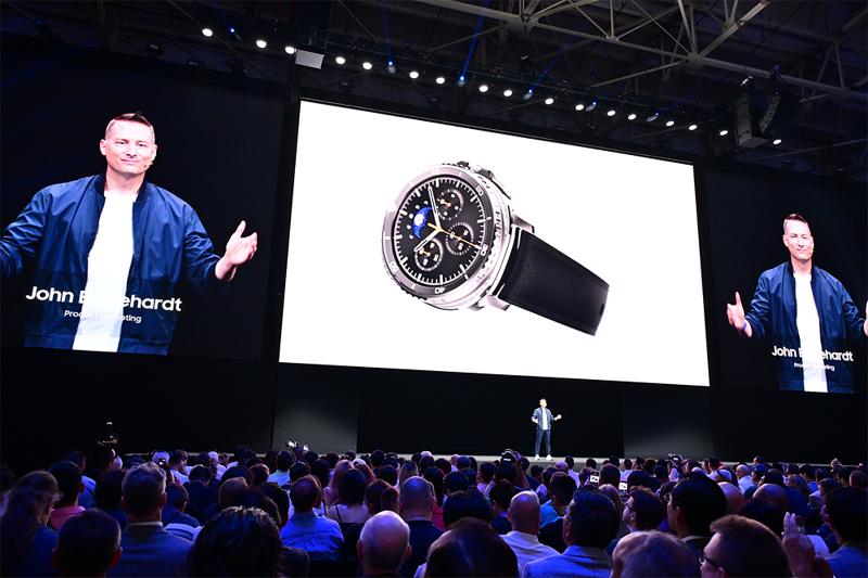 014-Galaxy-Unpacked-2025-The-Next-Chapter-in-Personalized-Multimodal-Galaxy-Innovation-Newbody.jpg