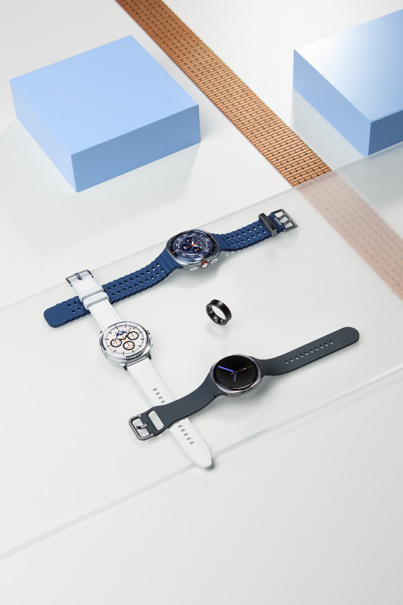 017-product-design-galaxy-watch8-silver-galaxy-watch8-classic-black-galaxy-watch-ultra-titanium-blue-ring-titanium-black-3p.jpg