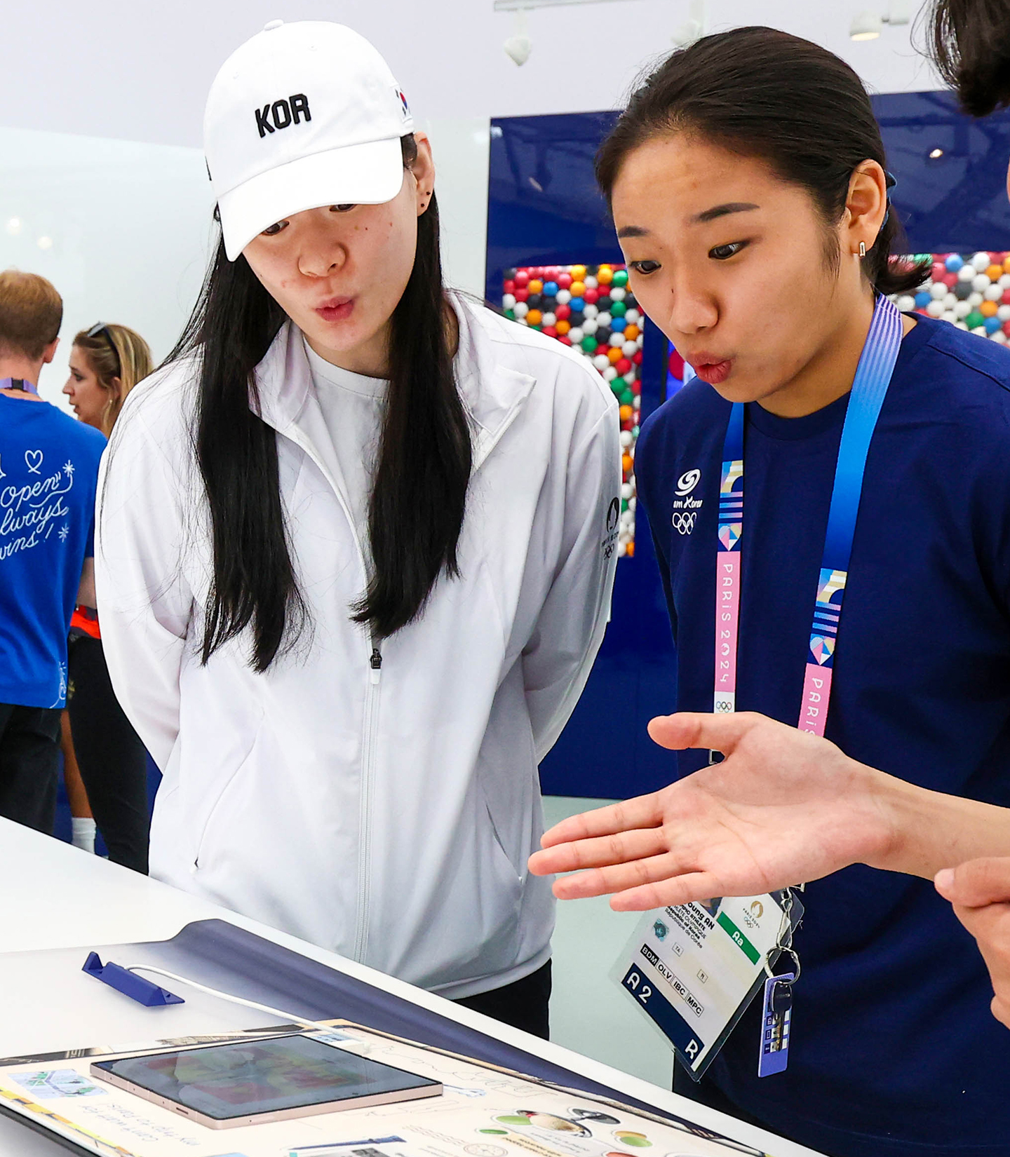 Imagen del reportaje París 2024: los miembros del equipo Samsung Galaxy se reúnen en el Olympic™ en Samsung | Village Plaza