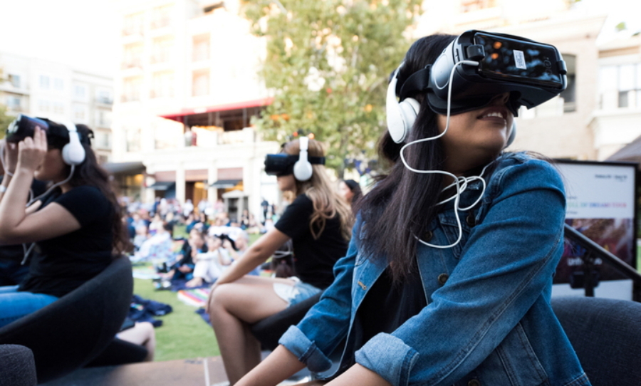 Gear VR, LiveNation, Coldplay, SamsungVR, VRLivestream