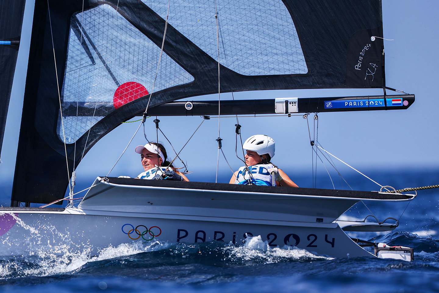 image of feature story Paris 2024: Olympic Fans Experience the Thrill of the Sailing Competition With Galaxy S24 Ultra