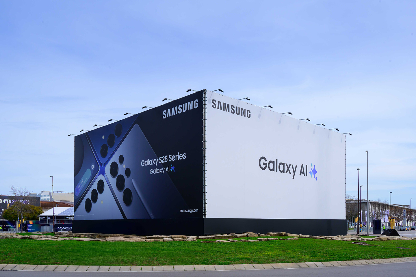 body image of Samsung Solidifies its Mobile AI Leadership at MWC 2025: From Galaxy AI to Software-Centric Networks