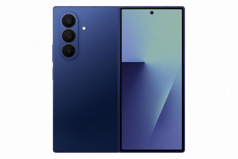 005-galaxy-zfold7-blueshadow-openback.jpg