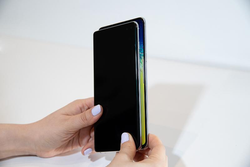 1-4.-Galaxy-S10-5G-design-2.jpg