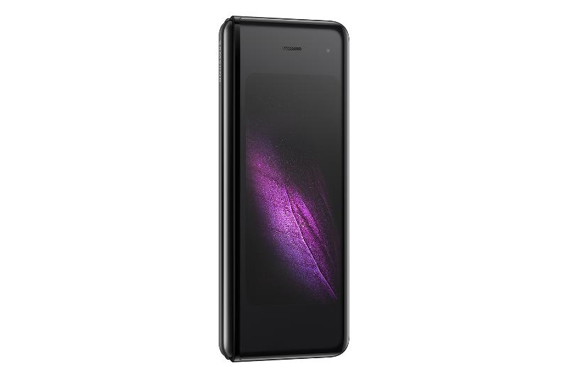 008_galaxy_fold_product_image_black_front_l30-1.jpg