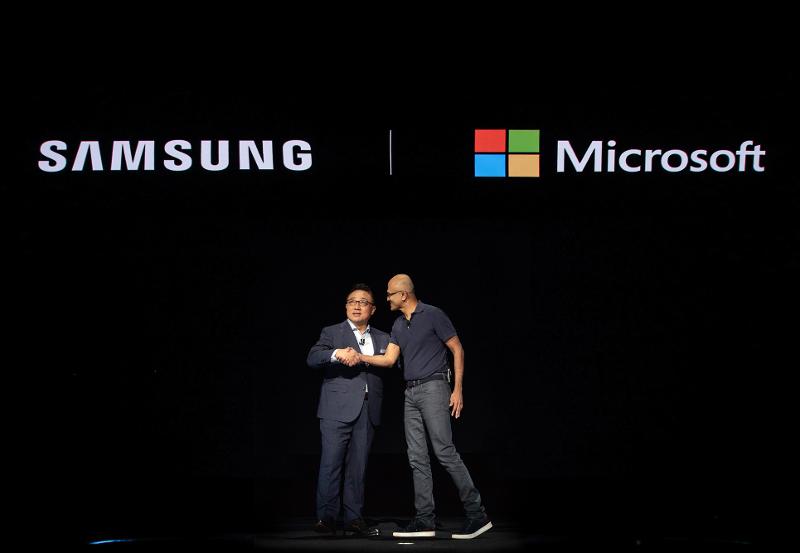 Samsung_and_Microsoft-3.jpg