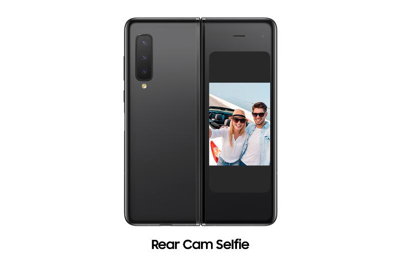 05_fold_software_update_rear_cam_selfie-1.jpg