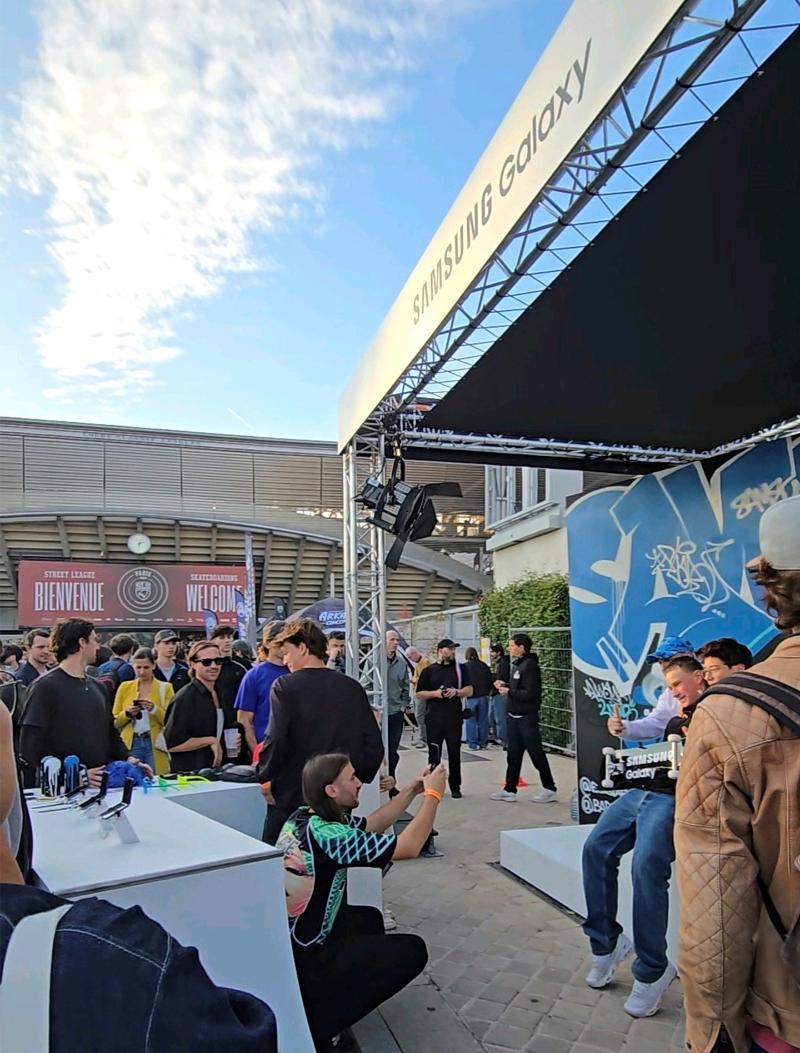 010-Samsung-Powered-Three-Days-of-Wellness-Running-and-Skateboarding-in-Paris-With-Wearable-Technologies-Newsbody.jpg