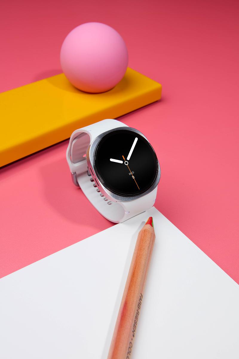 006-product-design-galaxy-watch8-silver-2p.jpg