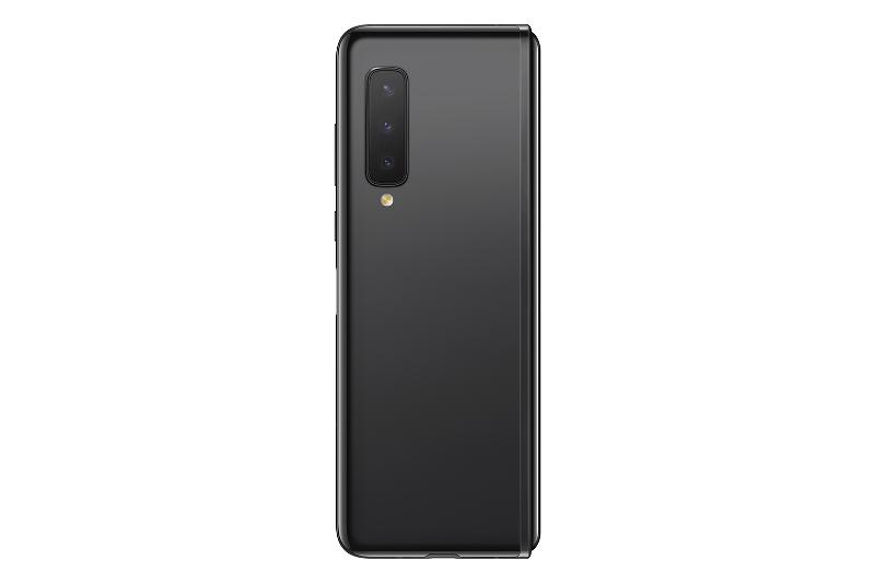 001_galaxy_fold_product_image_black_back-2.jpg