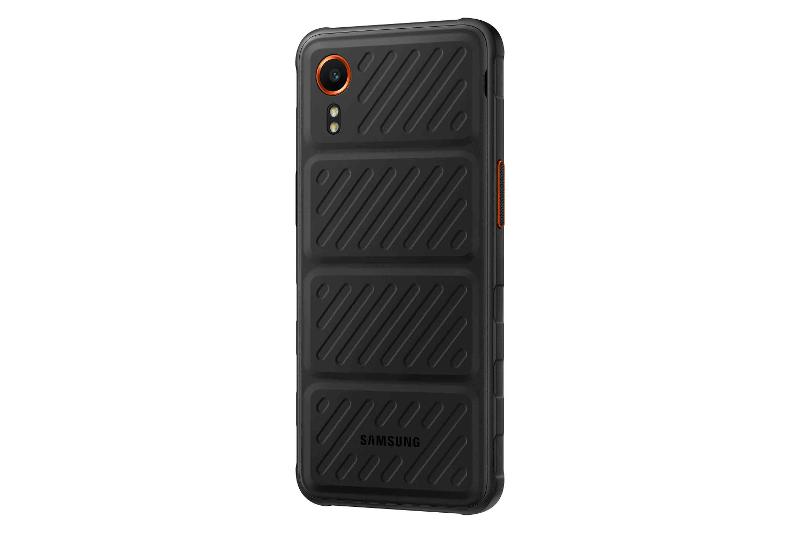 009-galaxy-xcover7-black-back-r30.jpg