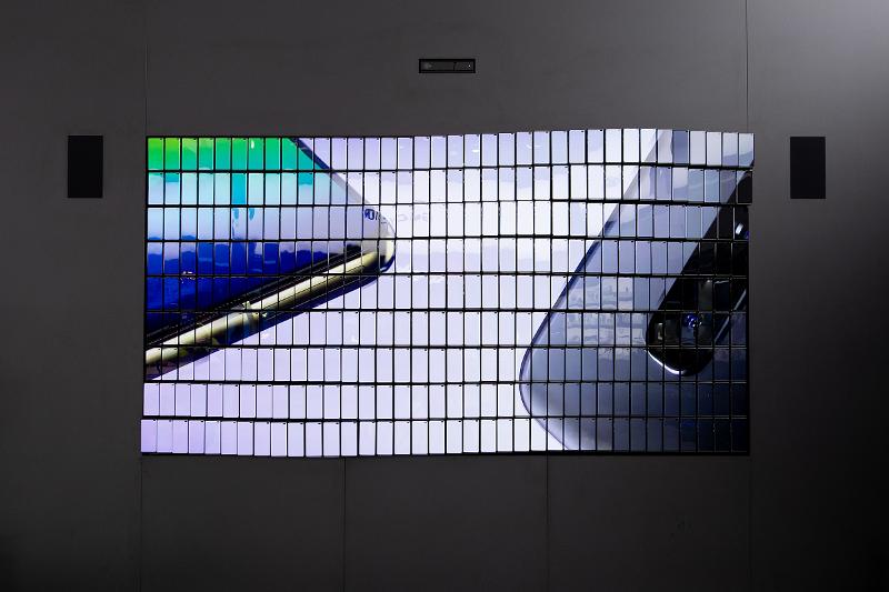 2-12.-Samsung-Booth-overall-2.jpg