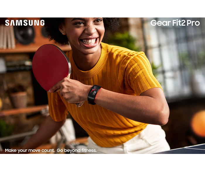Gear-Fit2-Pro_Lifestyle_Pingpong_Red_2P_RGB.jpg