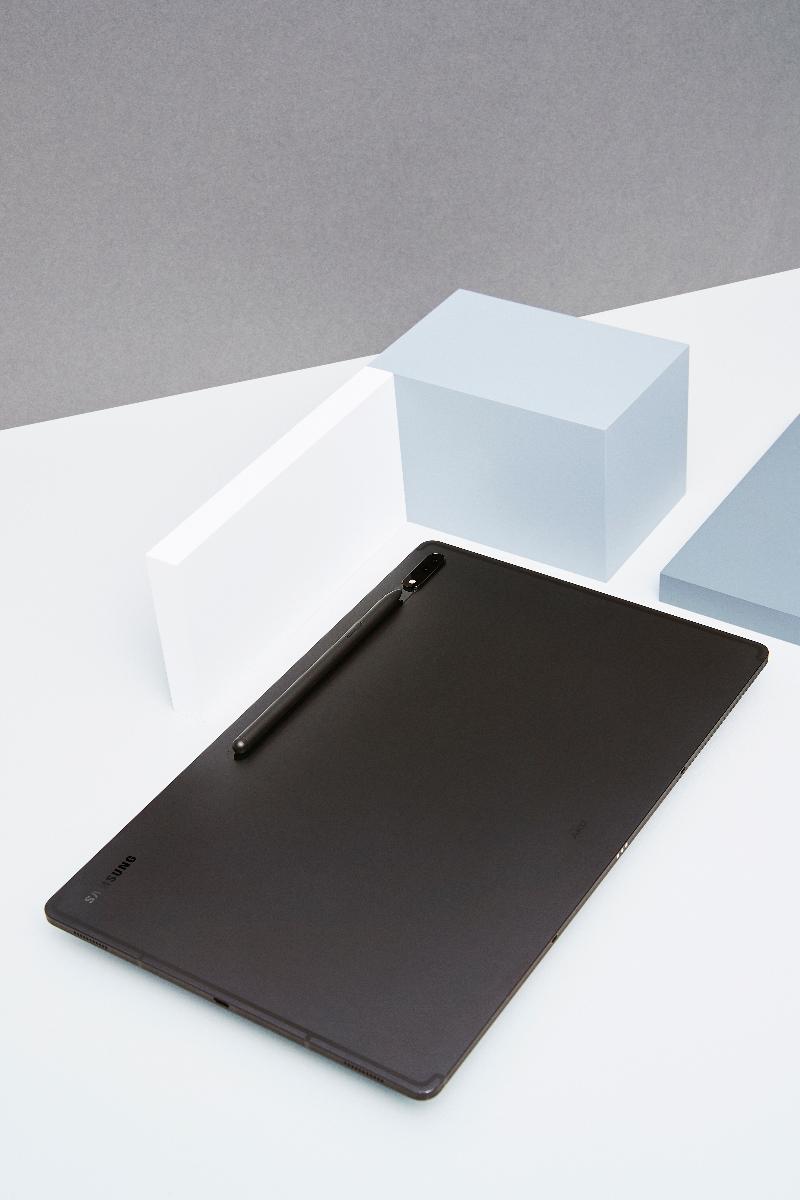 004_design_galaxytabs8ultra_graphite.jpg