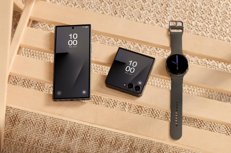 004-eco-galaxy-zflip7-jetblack-zfold7-jetblack-watch8-graphite.jpg